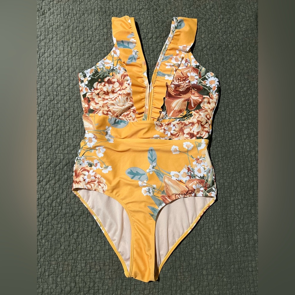 Albion Fit Size Medium One Piece Swimsuit Yellow Floral